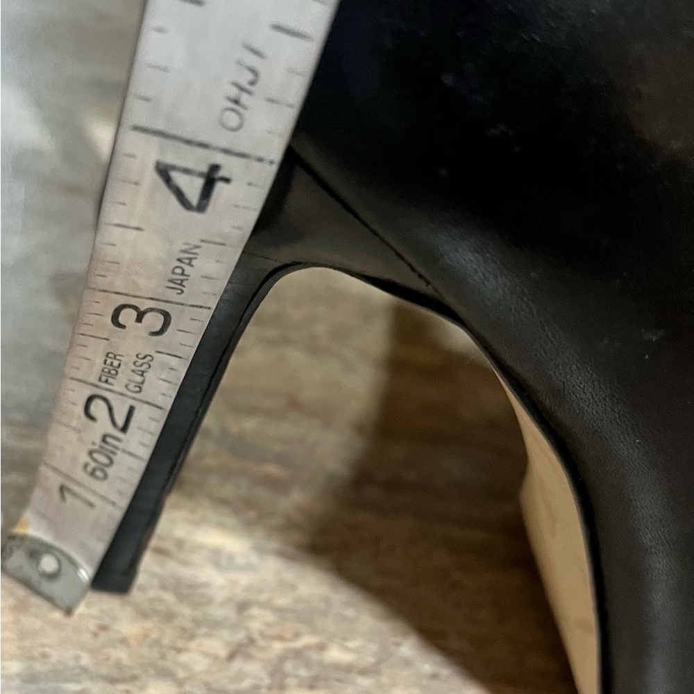 Michael Kors heeled leather sandals. - Picture 14 of 16